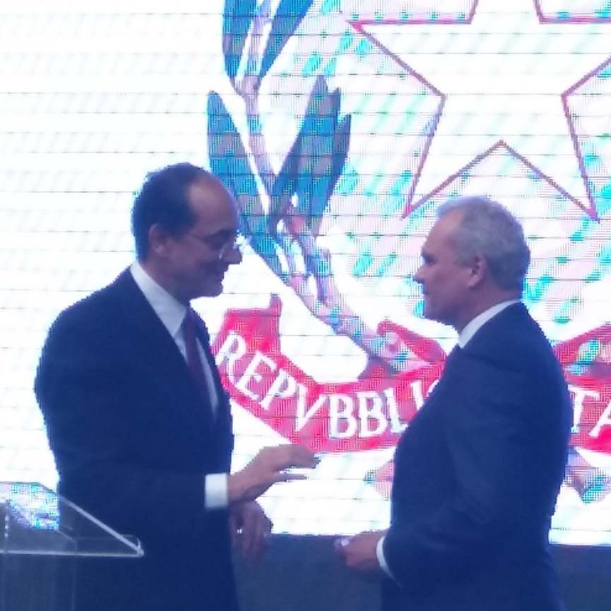 Prof. Carlo Greco condecorado com a Ordem da Estrela de Itália.